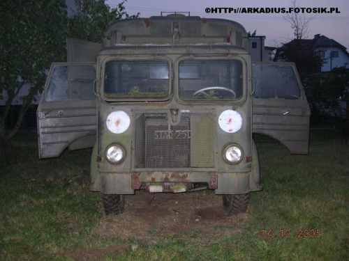 ambulans rengenowski AUM 117 na podwoziu samochodu STAR 25 L.
---------
Fot- YETI