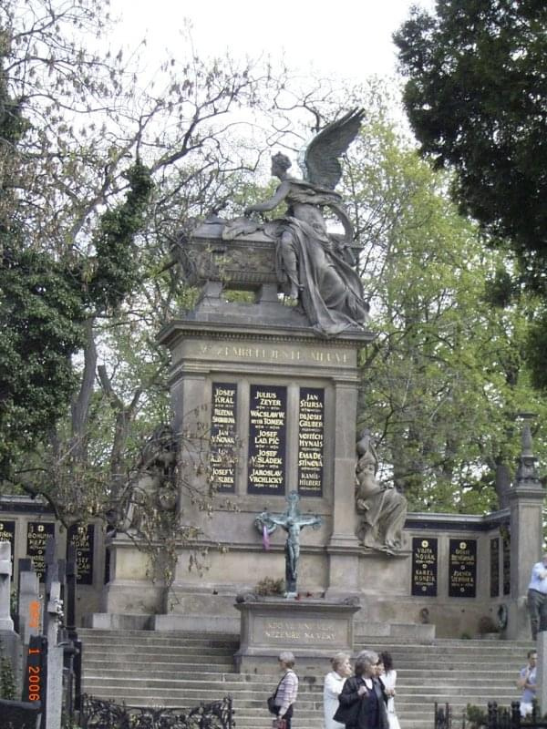 cemetery of famous people on Vysehrad