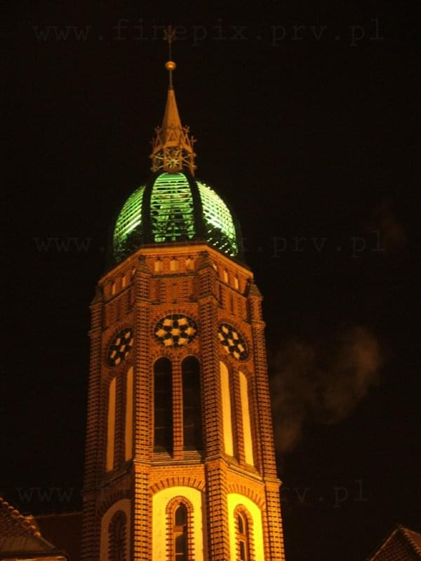 Wieża Poczty Polskiej - Chorzów #zielono #wieża #Chorzów #poczta #noc #PocztaPolska #polska #zyzio