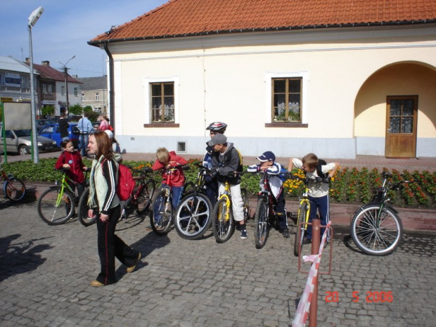 Młodych przybywa - srednia wieku maleje #pttk