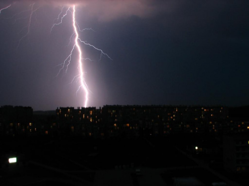 Burza nad podzamczem 16 czerwca 2006 Wałbrzych #Burza #podzamcze #Wałbrzych #piorun #błyskawica #grzmot #deszcz